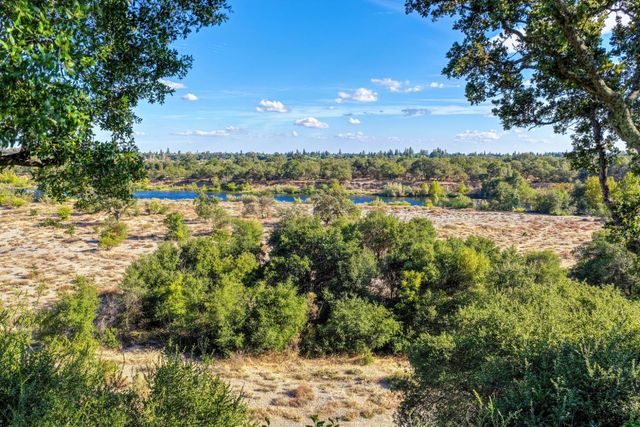 24 Quail Point Pl, Carmichael, CA 95608