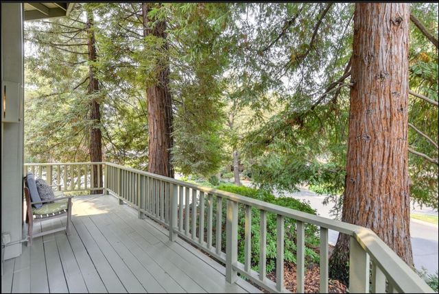 24 Quail Point Pl, Carmichael, CA 95608