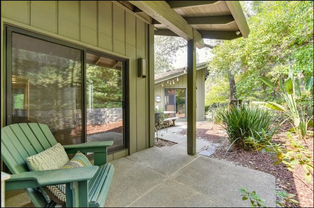 24 Quail Point Pl, Carmichael, CA 95608
