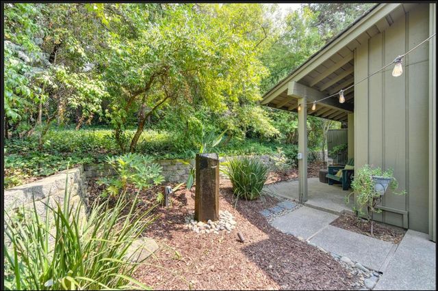 24 Quail Point Pl, Carmichael, CA 95608