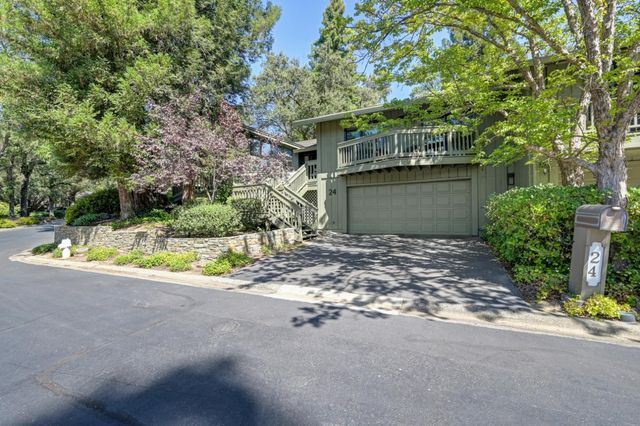 24 Quail Point Pl, Carmichael, CA 95608