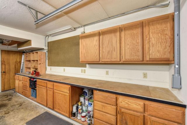 24 Quail Point Pl, Carmichael, CA 95608