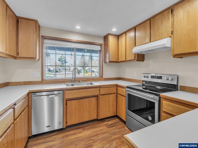 1160 SW Goucher St, Mcminnville, OR 97128