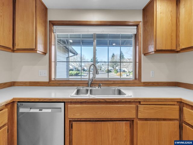 1160 SW Goucher St, Mcminnville, OR 97128