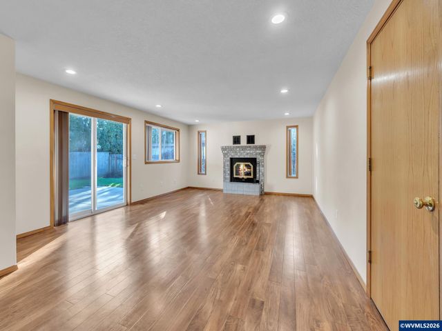 1160 SW Goucher St, Mcminnville, OR 97128