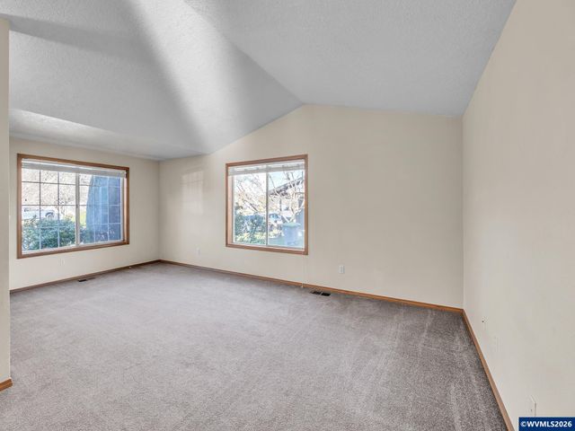 1160 SW Goucher St, Mcminnville, OR 97128