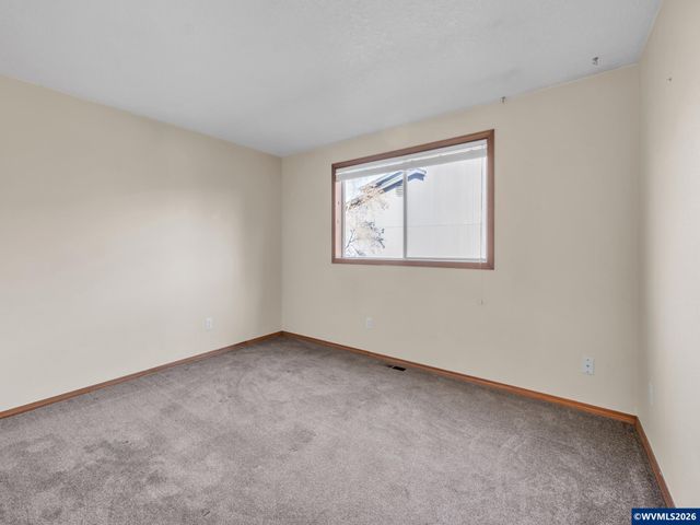 1160 SW Goucher St, Mcminnville, OR 97128