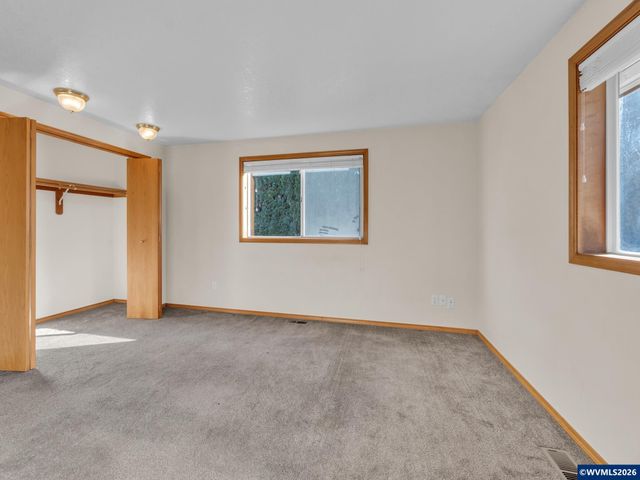 1160 SW Goucher St, Mcminnville, OR 97128