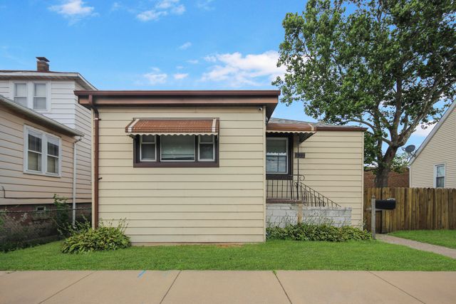 2804 Schrage Avenue, Whiting, IN 46394