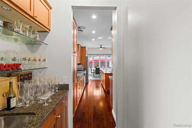 1520 Pierce Street, Birmingham, MI 48009