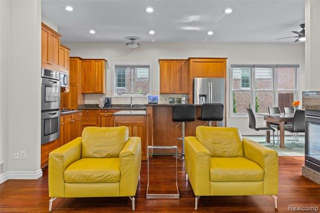 1520 Pierce Street, Birmingham, MI 48009