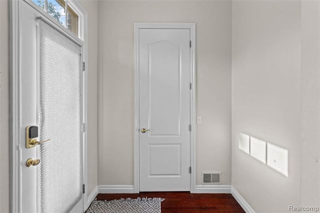 1520 Pierce Street, Birmingham, MI 48009