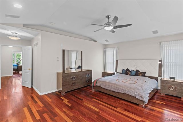 1520 Pierce Street, Birmingham, MI 48009