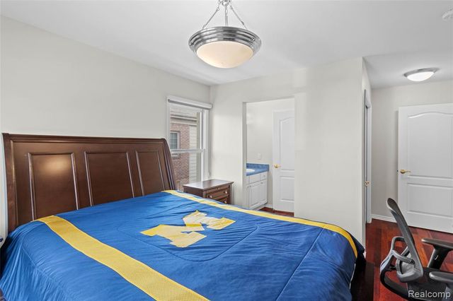 1520 Pierce Street, Birmingham, MI 48009