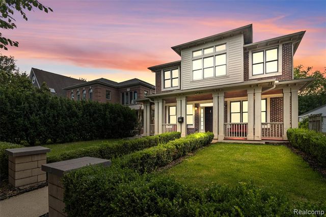 1520 Pierce Street, Birmingham, MI 48009