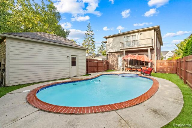 1520 Pierce Street, Birmingham, MI 48009