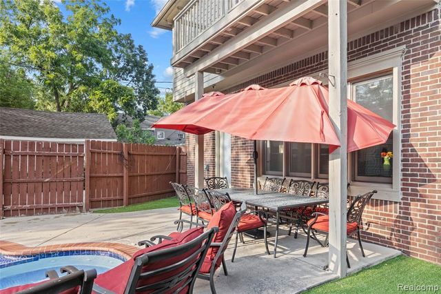 1520 Pierce Street, Birmingham, MI 48009