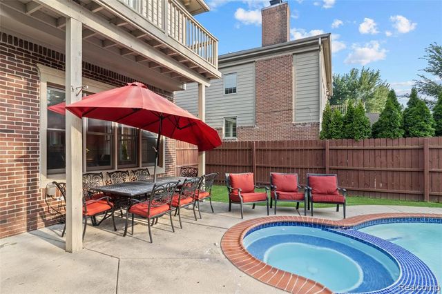 1520 Pierce Street, Birmingham, MI 48009