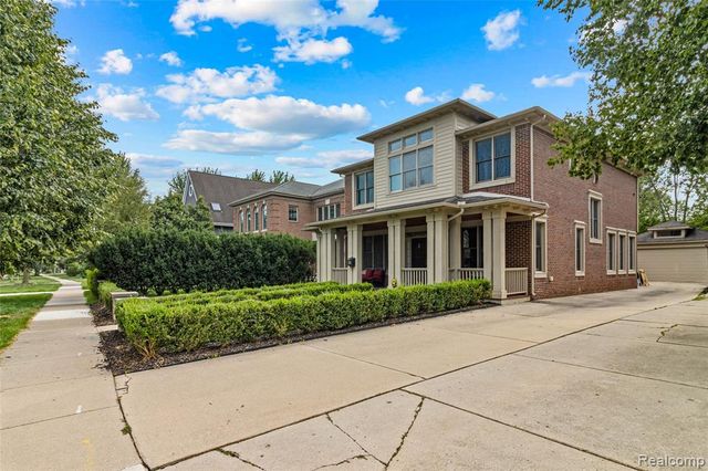 1520 Pierce Street, Birmingham, MI 48009