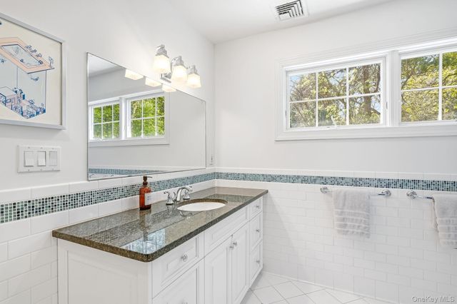 60 Hillside Lane, New Rochelle, NY 10804