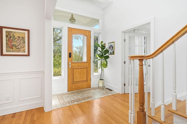 60 Hillside Lane, New Rochelle, NY 10804