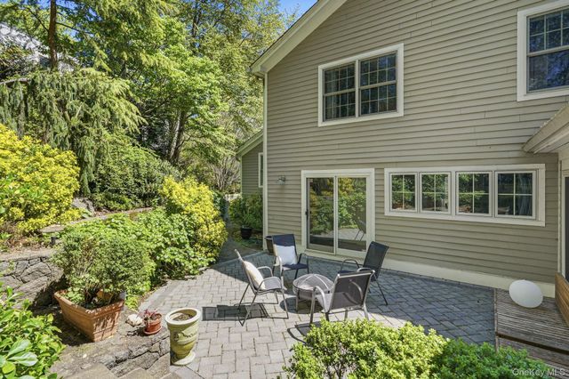 60 Hillside Lane, New Rochelle, NY 10804