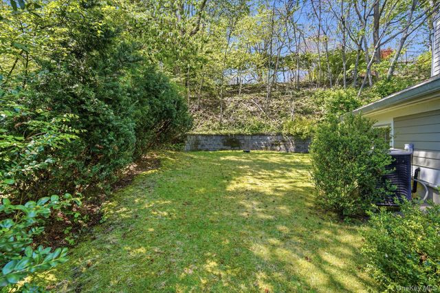 60 Hillside Lane, New Rochelle, NY 10804