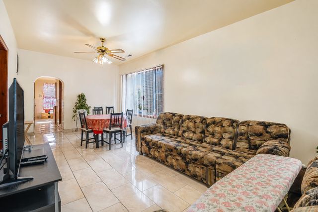 3339 S Bell Avenue, Chicago, IL 60608