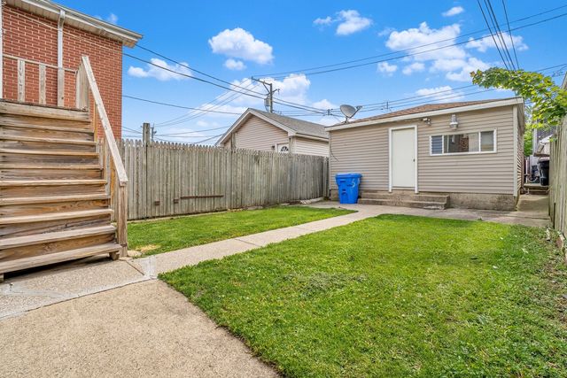 3339 S Bell Avenue, Chicago, IL 60608