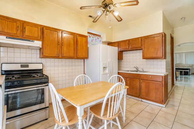 3339 S Bell Avenue, Chicago, IL 60608