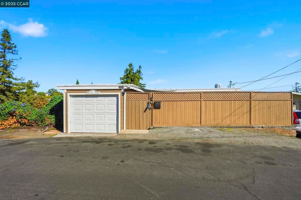 2555 Orange St, Martinez, CA 94553
