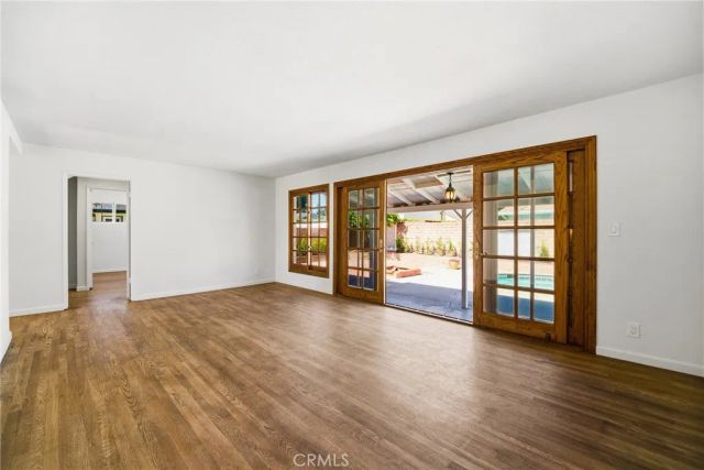6525 Lubao Avenue, Woodland Hills, CA 91367