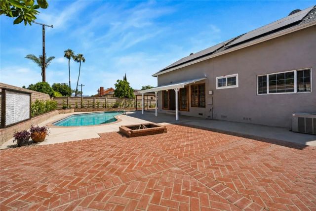 6525 Lubao Avenue, Woodland Hills, CA 91367