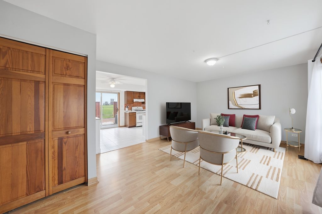 130 Lasalle Road, Streamwood, IL 60107 — photo 3