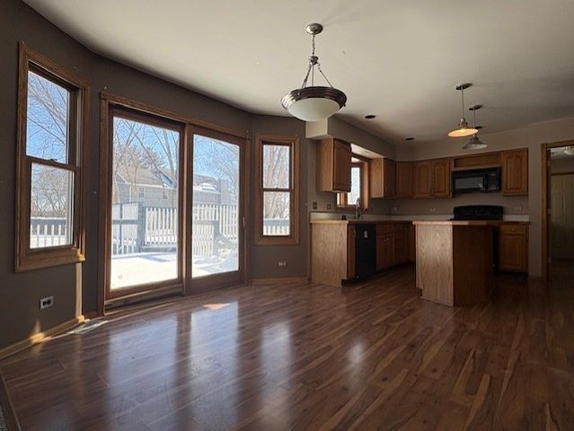 37211 N Sistina Avenue, Lake Villa, IL 60046