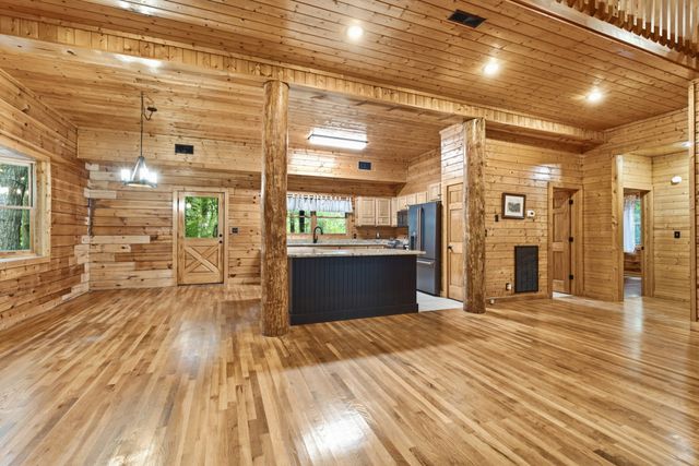 487 Rocky River Shores Drive, Rock Island, TN 38581