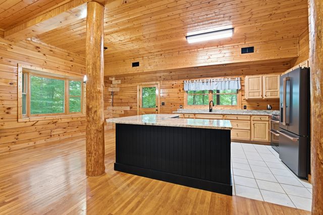 487 Rocky River Shores Drive, Rock Island, TN 38581