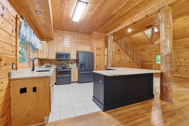 487 Rocky River Shores Drive, Rock Island, TN 38581