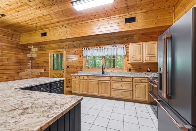 487 Rocky River Shores Drive, Rock Island, TN 38581