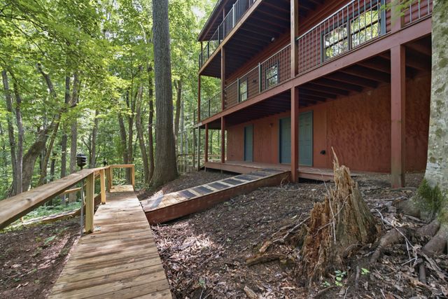 487 Rocky River Shores Drive, Rock Island, TN 38581