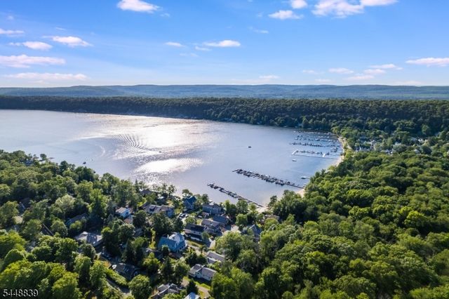 23 Notch Rd, Rockaway Twp., NJ 07435