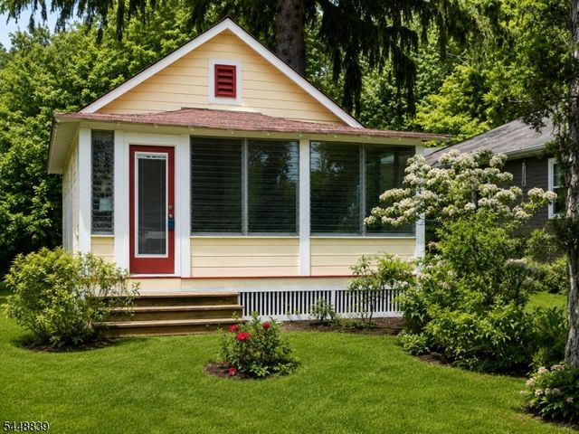 23 Notch Rd, Rockaway Twp., NJ 07435