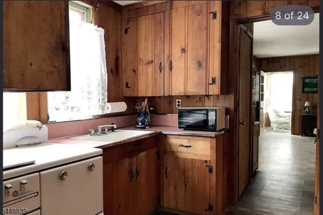 23 Notch Rd, Rockaway Twp., NJ 07435