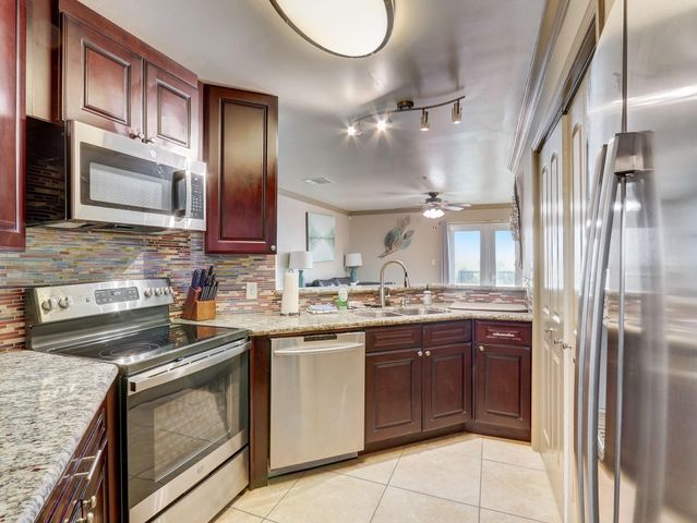 9520 Seawall Boulevard 351, Galveston, TX 77554