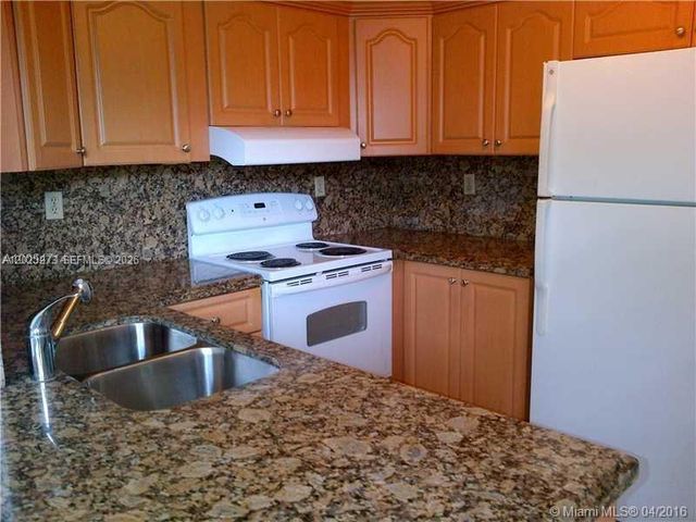 10231 W Fontainebleau Blvd 202, Miami, FL 33172