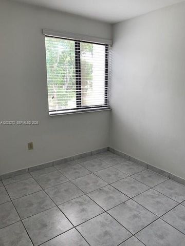 10231 W Fontainebleau Blvd 202, Miami, FL 33172