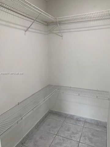 10231 W Fontainebleau Blvd 202, Miami, FL 33172