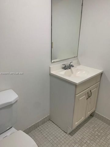10231 W Fontainebleau Blvd 202, Miami, FL 33172