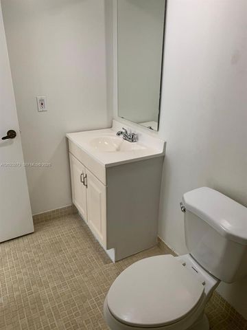 10231 W Fontainebleau Blvd 202, Miami, FL 33172