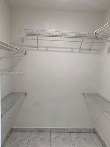 10231 W Fontainebleau Blvd 202, Miami, FL 33172